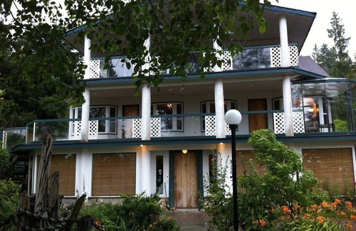Brew Bay Apartment | Where adventures begin. Spacious hotel suites in amazing Powell River