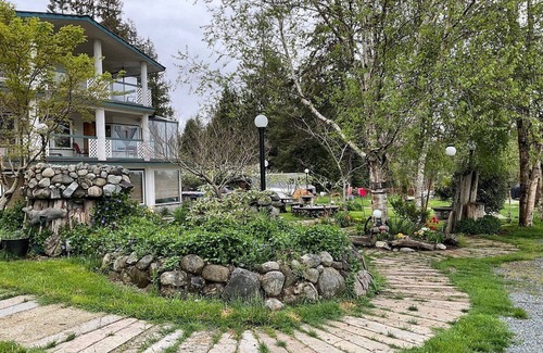 Brew Bay Apartment | Where adventures begin. Spacious hotel suites in amazing Powell River