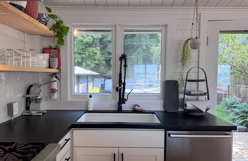 Freeland Cabin | Whidbey Island Beachfront Cabin No-Bank Sandy Beach + Sunset Views