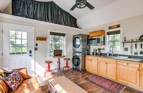 Brownwood House | Whimsical Cabin with Grill Less Than 4 Mi to Lake Brownwood!