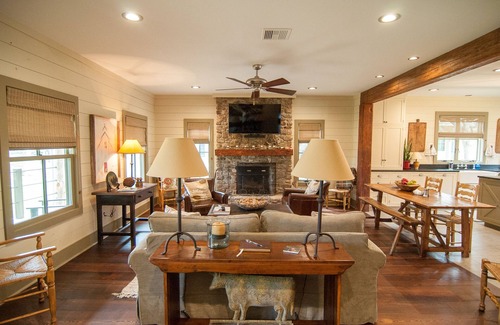 Round Top House | Whippoorwill Haus is 2.8 miles from Round Top Square!