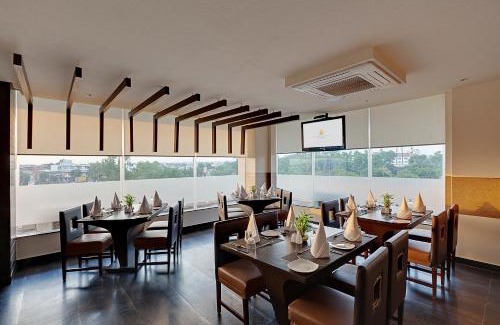 Vidhyadhar Nagar Hotel | Whispering Palms Hotel Jaipur