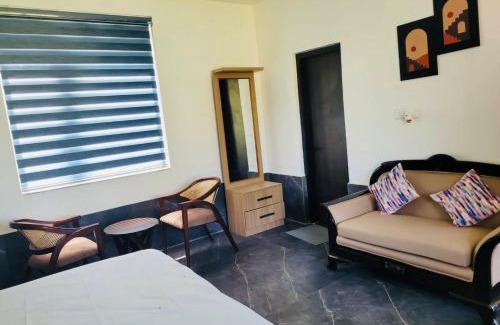 Lansdowne Other | Whispering Pine Villa