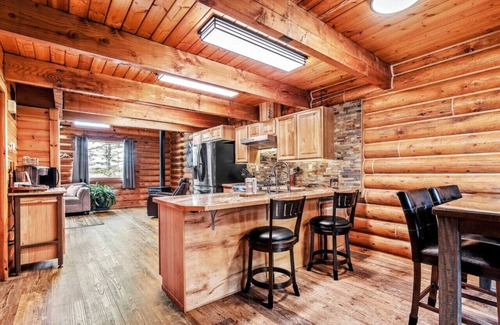Palmer Apartment | Whispering Pines Hideaway~Secluded, Rustic, Cozy