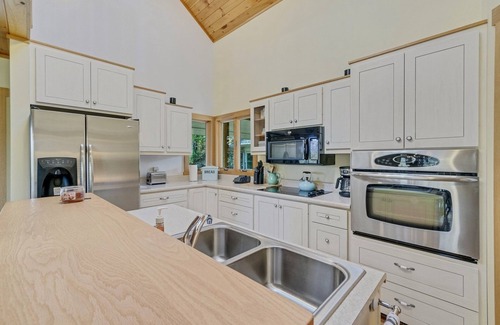 Bryson City Cabin | Whispering Pines Lakehouse - Whispering Pines Lakehouse - private dock and free