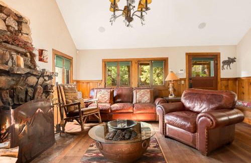 Big Bear Lake House | Whispering Pines - Walk to Bear Mountain