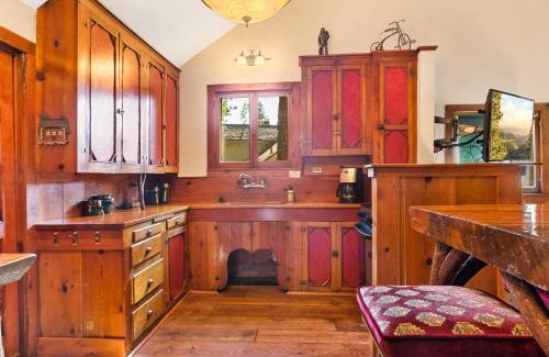 Big Bear Lake House | Whispering Pines - Walk to Bear Mountain