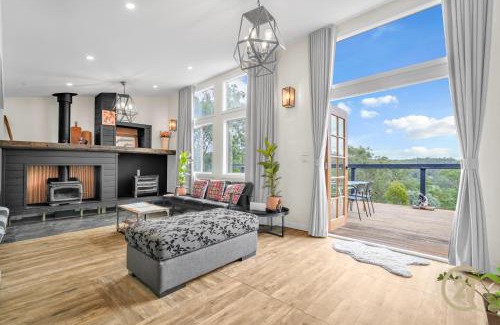 Cattai House | Whispering Wallaby Cottage - 33 Acre Property