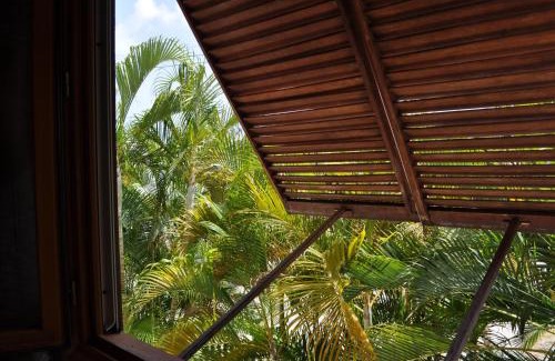 Silver Sands Apartment | White Coconut Studio