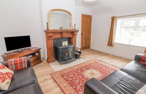 Abbeyfeale House | White Cottage