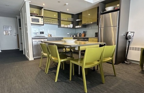 Hotham Heights House | White Crystal 210- ski-in ski-out