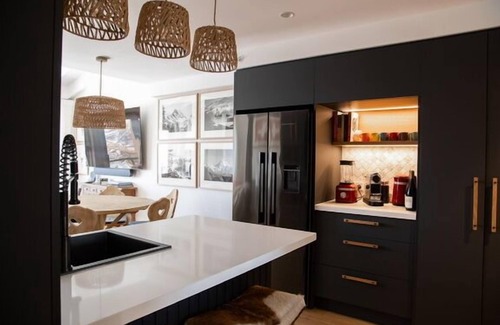 Hotham Heights House | White Crystal 213- ski-in ski-out