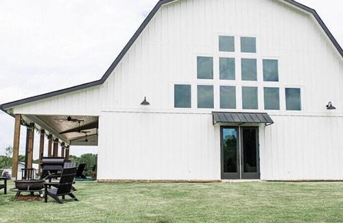 Montgomery House | White Gambrel Style Barn
