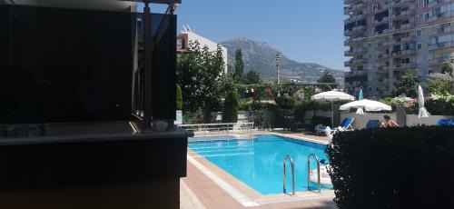 Mahmutlar Apartment | White Gold Ananas