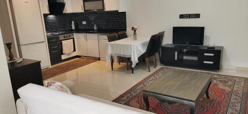 Mahmutlar Apartment | White Gold Ananas