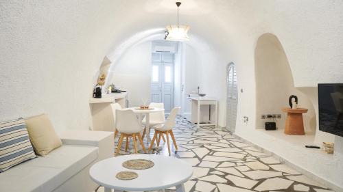 Vothon House | White Haven Cave Home