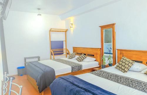 Haputale Bed & Breakfast | White Home