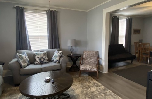 Brookfield House | White House Lodge-Canal Street Cottage