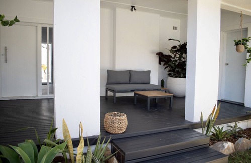 Terrigal House | White House Terrigal LOCATION pool spa beach