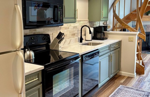 Jackson Condo | White Mountain escape at Nordic Village! Minutes to skiing and Storyland!