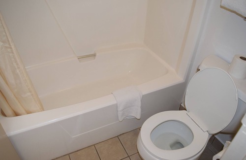 Deepwater Hotel | White Oaks Motel Pennsville/Carneys Point