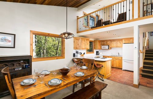 North Park City House | White Pines Crescent Ridge 3-bedroom Condo - Walk to Slopes