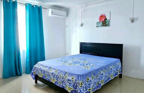 Quatre Bornes House | White Residence