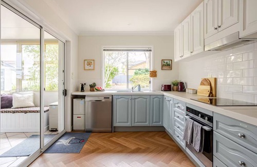 Callala Bay House | White Sandy Beach, Hot Spa, Fire pit, Outdoor living Area, Trampoline & more