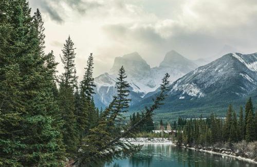 Canmore Apartment | White Spruce Lodge Condo by Canadian Rockies Vacation Rentals