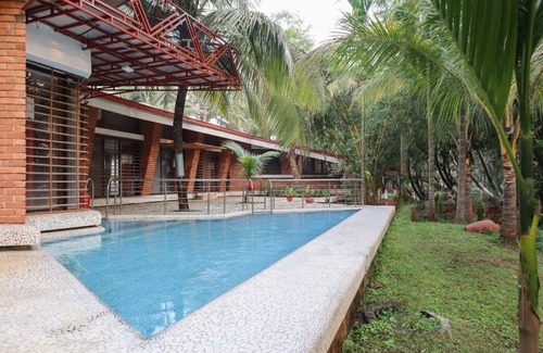 Navi Mumbai Villa | White Triangle By Joy Suites