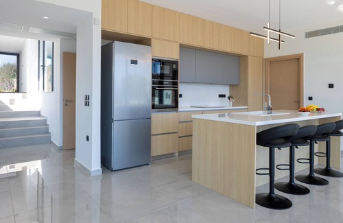 Megala Chorafia Villa | White View Villa by Alex – Your Dream Holiday in the Heart of Crete