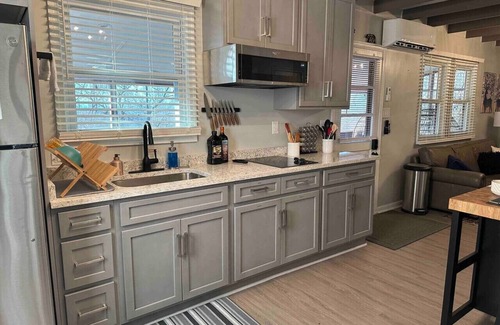 Linden Apartment | Whitetail Cabin | Couple`s Retreat w/Hot Tub