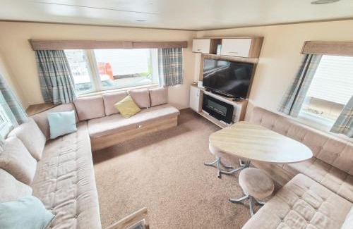 Seasalter Resort | Whitstable - 2 Bedroom Sleeps 6