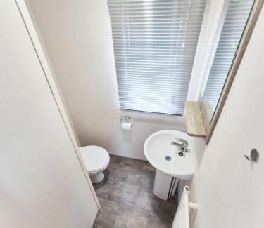 Seasalter Resort | Whitstable - 2 Bedroom Sleeps 6