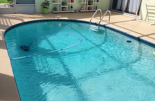 Beacon Woods East Apartment | Why rent a room when you can have your own wing?