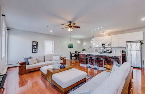 Whyte ave House | Whyte - 3 Bdrm, 3.5 Bthrm Penthouse |near U of A