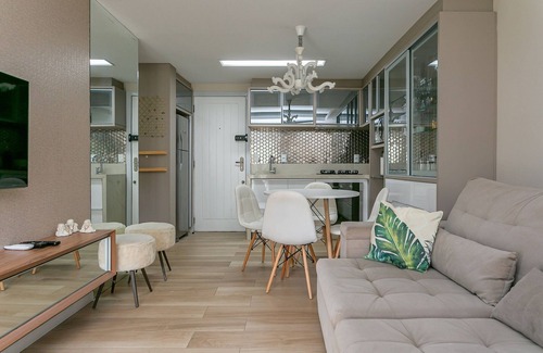 Porto da Lagoa Apartment | WI-FI 350MB | Pier at Lagoa da Conceição #LA12