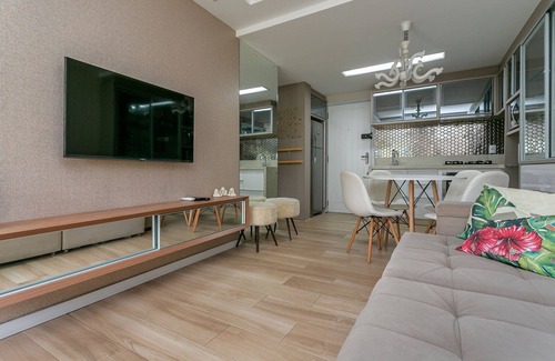 Porto da Lagoa Apartment | WI-FI 350MB | Pier at Lagoa da Conceição #LA12