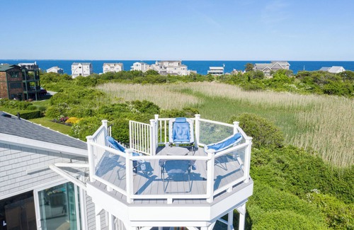 Point Judith House | Wide ocean views from Block Island to Newport Bridge,5 minutes to beaches, ferry