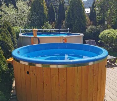 Szczyrk House | Wieczorek Pokoje Gościnne Całoroczne jacuzzi ogrodowe