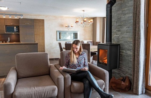 Val-Thorens Apartment | Wifi, 100m from ski slopes, fitness, swimming pool, sauna, hammam, balcony, fireplace or stove, tv