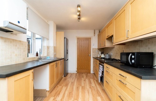 Newton St Loe House | WiFi | Parking | Near Major Attractions