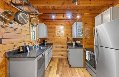 Rogers Apartment | WiFi & Pet Friendly - The Road`s End