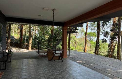 Lakkidi Ski Chalet | Wild root stay- Aster Chalet