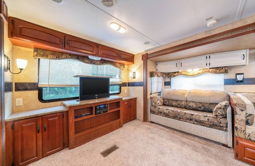 Miller Beach Cottage | Wildwood Camper: Grill, Firepit & Pets OK