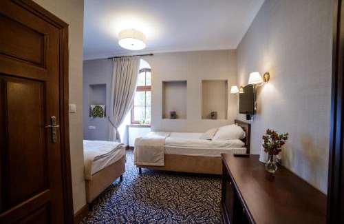 Naleczow Bed & Breakfast | Willa Filiks Restauracja & Pokoje