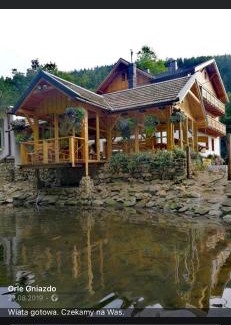 Miedzygorze Bed & Breakfast | Willa Orle Gniazdo