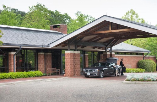 Williamsburg Hotel | Williamsburg Woodlands Hotel & Suites, an official Colonial Williamsburg Hotel