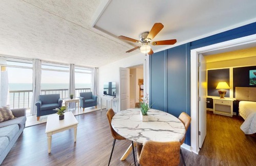 Myrtle Beach Apartment | Willow Bay 704 Oceanfront Suite, Renovated Spring 2023 desirable Golden Mile Location