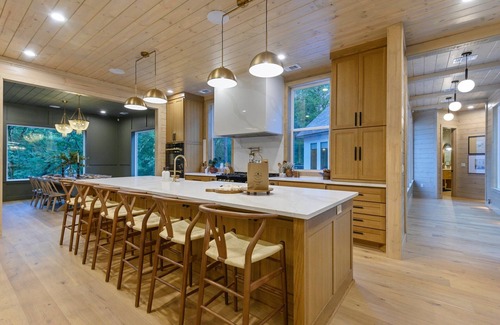 Broken Bow Cabin | Willow Fork Lodge: Luxury Cabin-Sleeps 30! Multiple Decks, 2 Hot Tubs, & more!